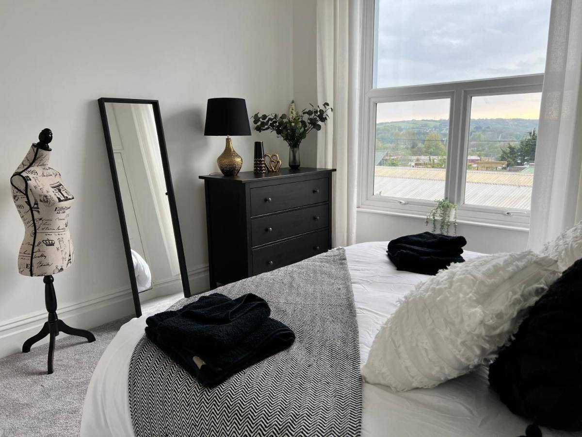 Heathcliff - 5 Bedroom House In Town Centre Tenby Esterno foto