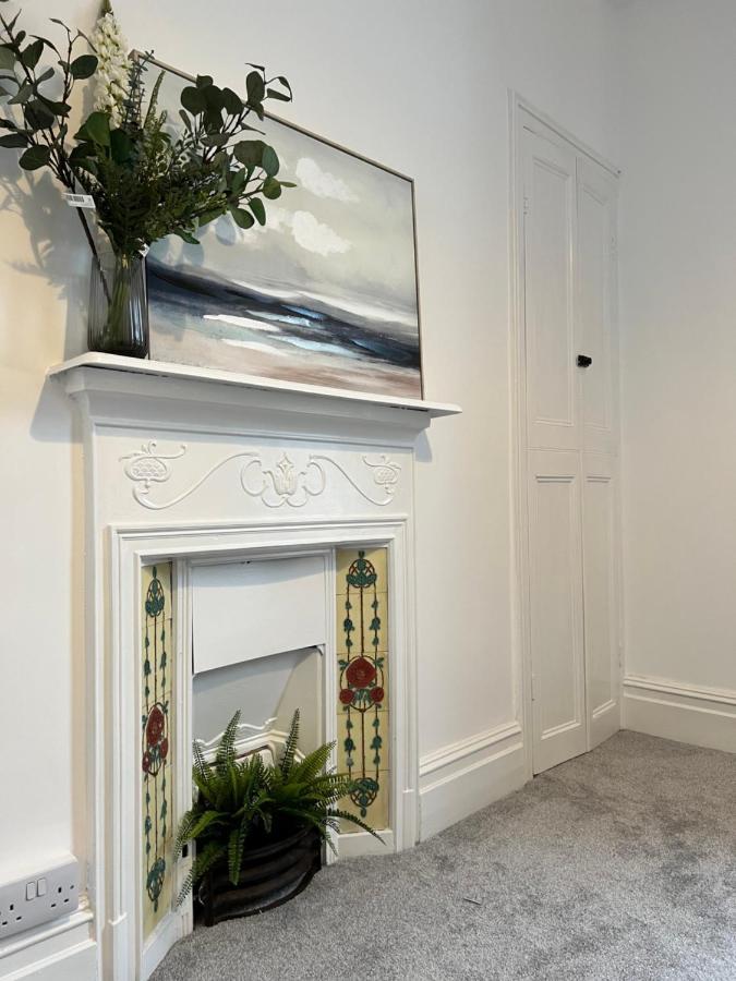 Heathcliff - 5 Bedroom House In Town Centre Tenby Esterno foto