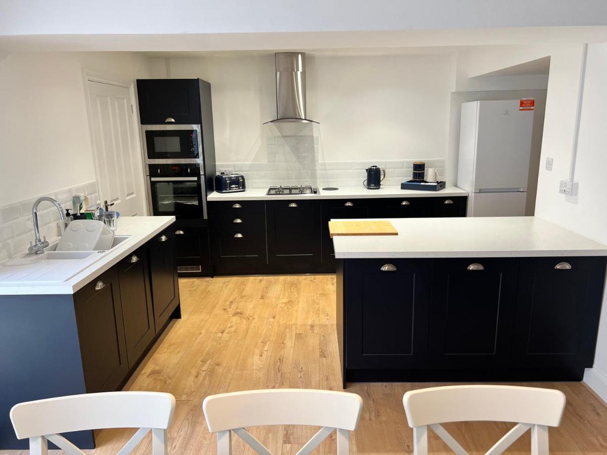 Heathcliff - 5 Bedroom House In Town Centre Tenby Esterno foto
