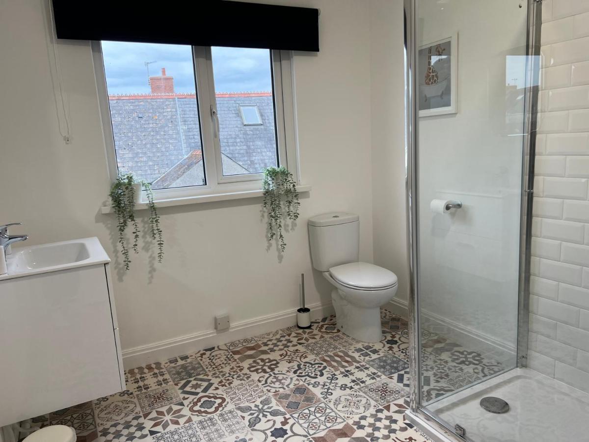 Heathcliff - 5 Bedroom House In Town Centre Tenby Esterno foto