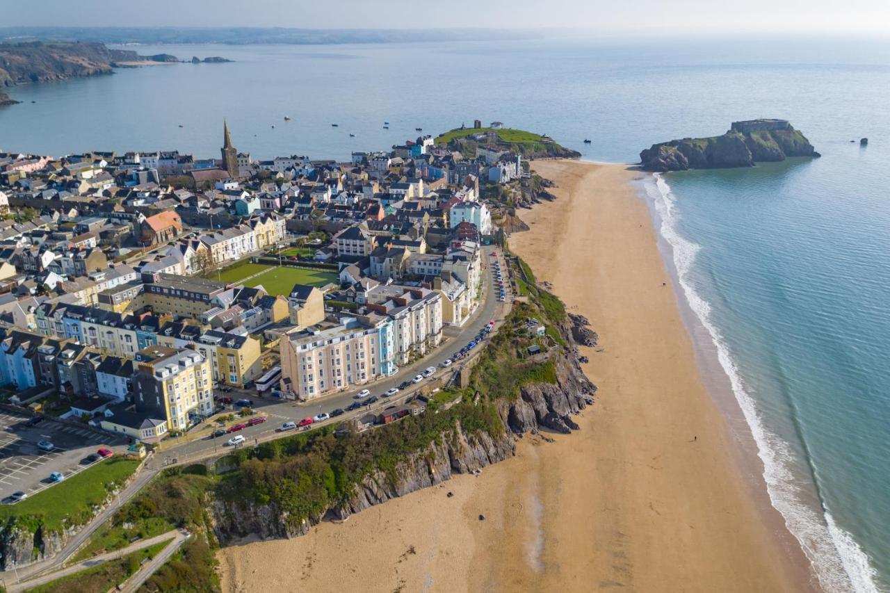 Heathcliff - 5 Bedroom House In Town Centre Tenby Esterno foto